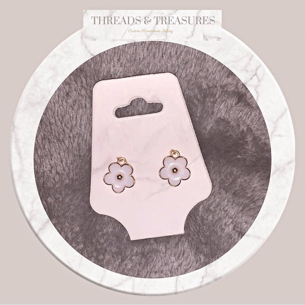 White Daisy Earrings